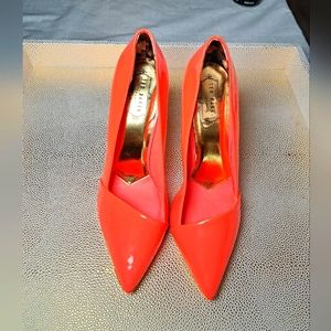 TED BAKER  Bright peachy pink pumps by Ted Bake London.